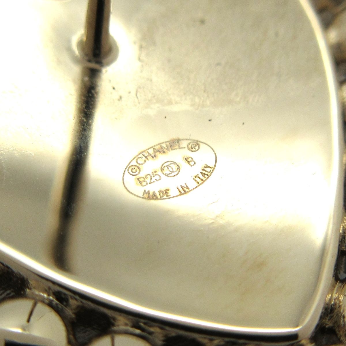 CHANEL シャネル ピアス - 黒×アイボリー×ゴールド ハート WWW_SHINETEETH_COM