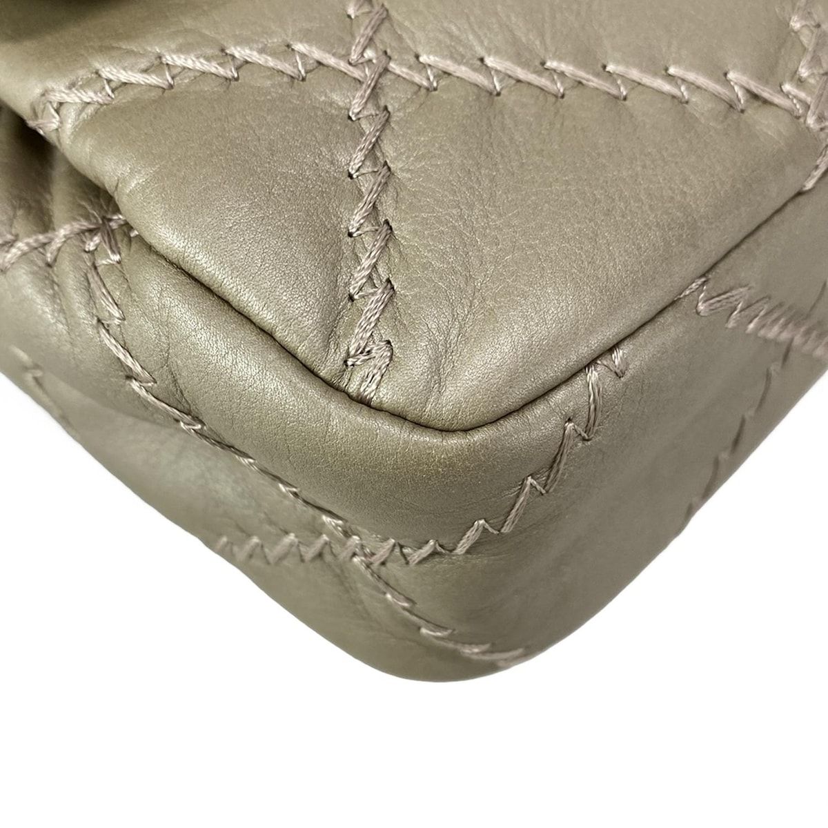 シャンパンゴールド