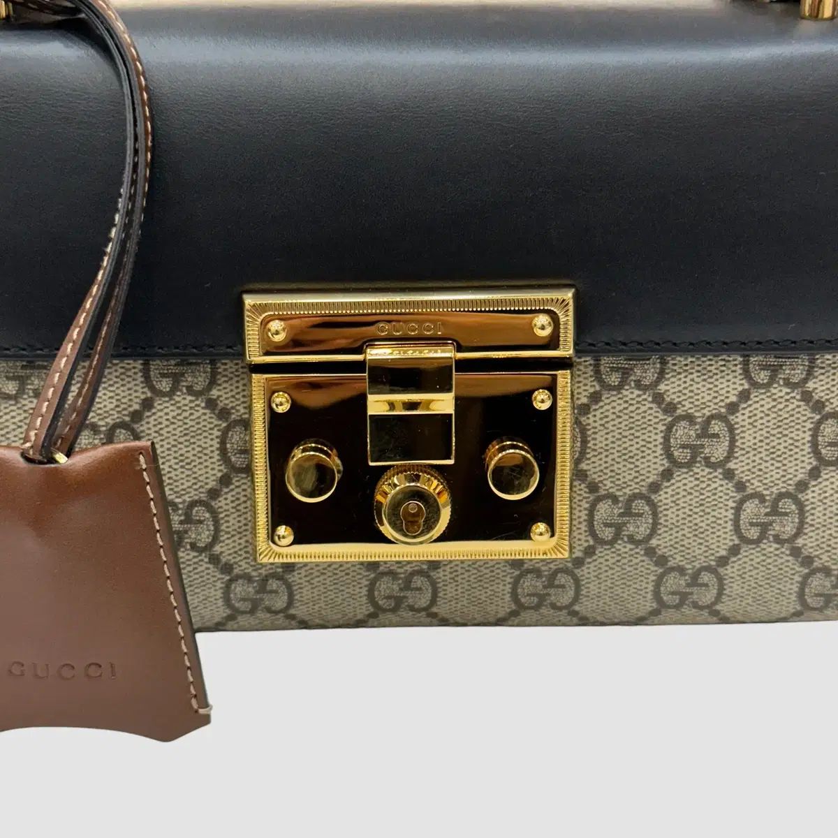 グッチ パッドロック GG シュプリーム スモール チェーン ショルダーバッグ 409487