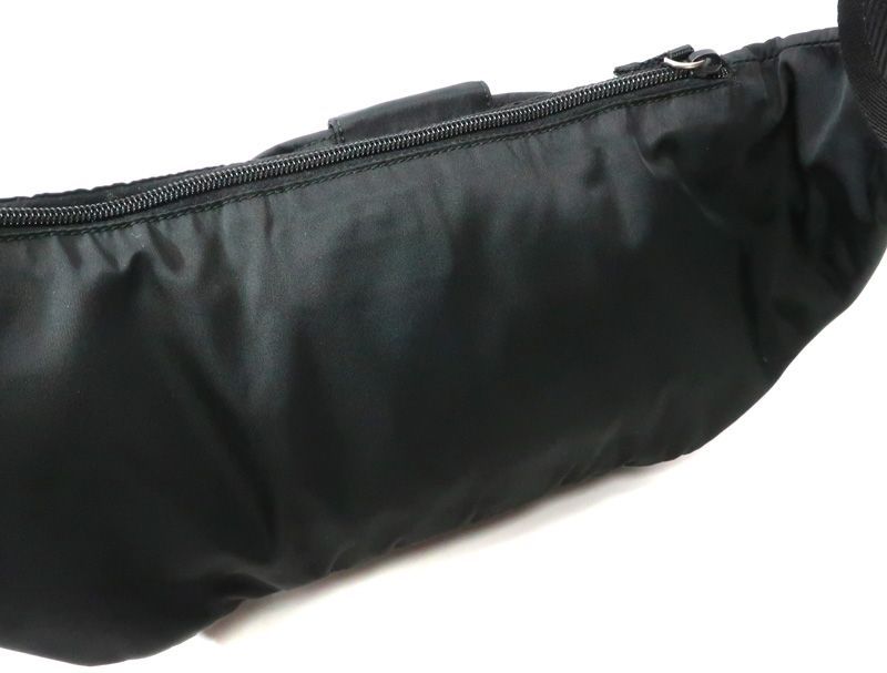 クロスボディバッグ ブラック