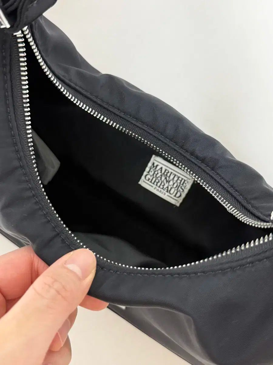 マリテフランソワジルボー ナイロン HOBO BAG ブラック COLOR DECORATOM_COM_BR