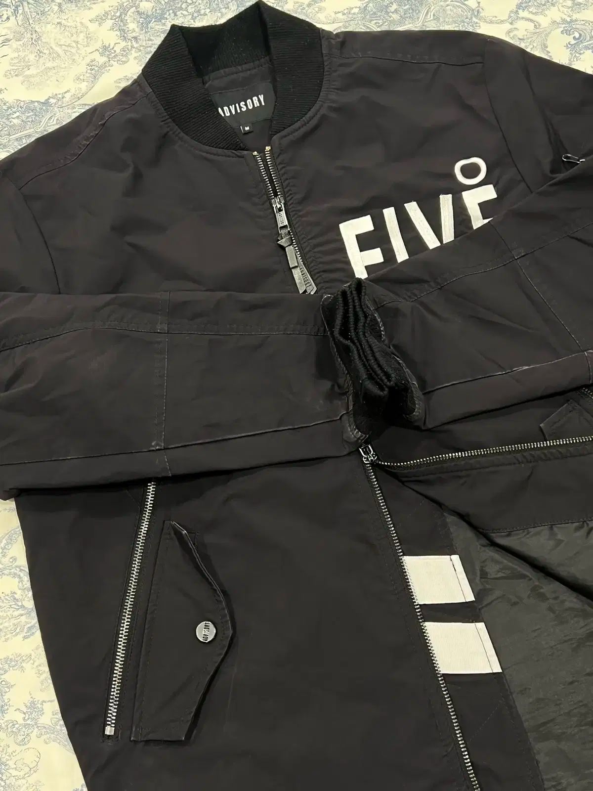 ADVISORY アドバイザリー