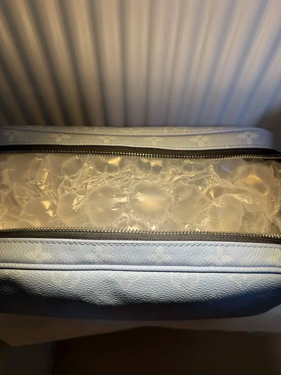 モデル ルイ ヴィトン ドープ キット スカイブルー