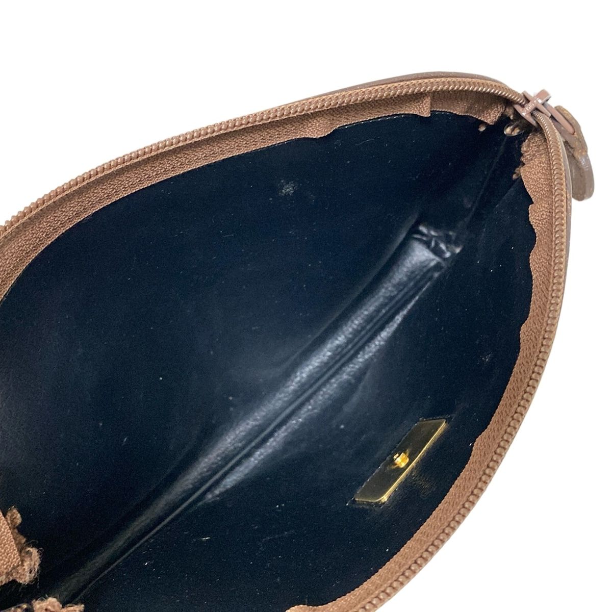 ベージュ×黒×レッド