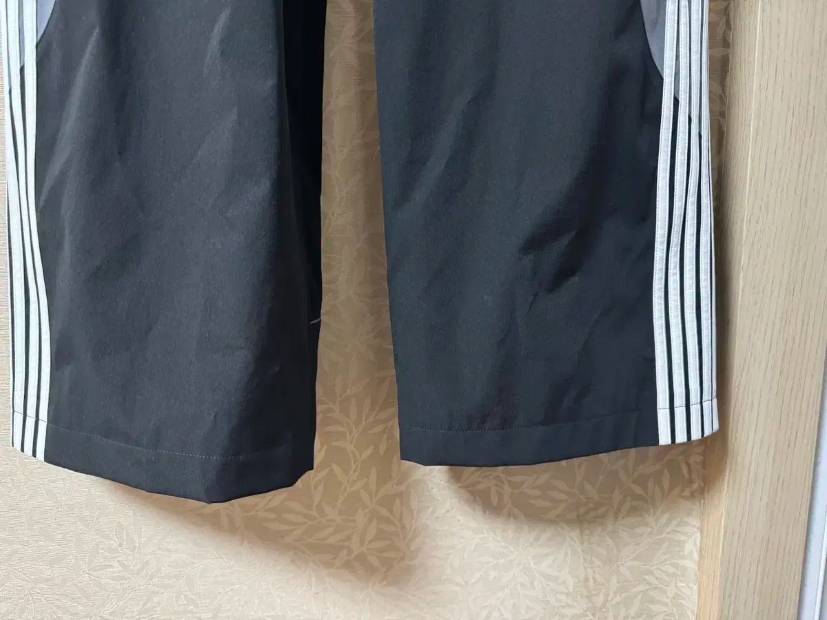 バレンシアガ カットアップ