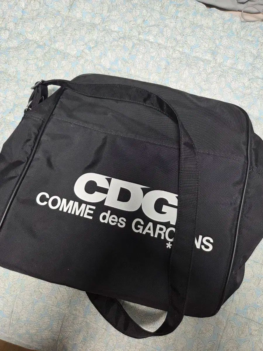 コム デ ギャルソン ショルダーバッグ ブラック