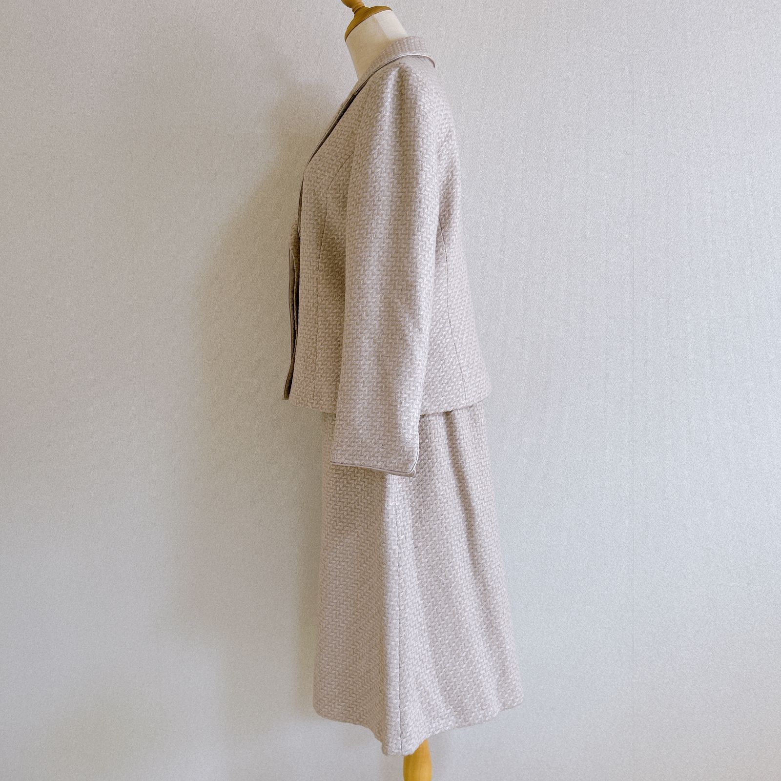 23区 セットアップ ジャケット スカート ハンガー付 ベージュピンク系 サイズ44 レディース 品 管理番号KKVTRRA96