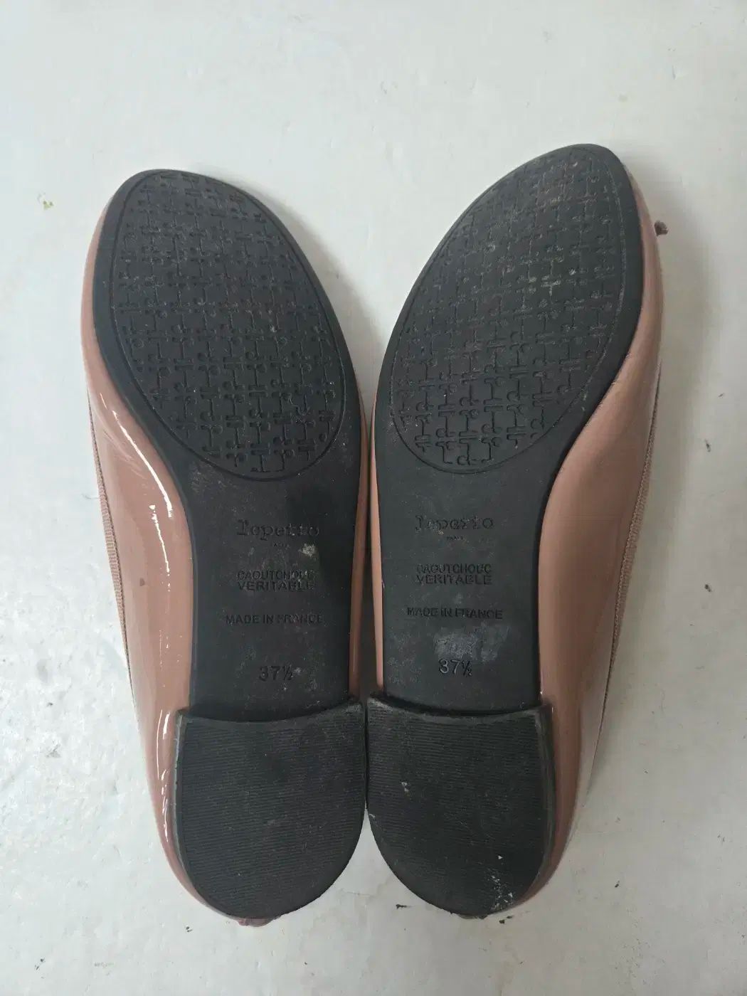 フラットシューズ