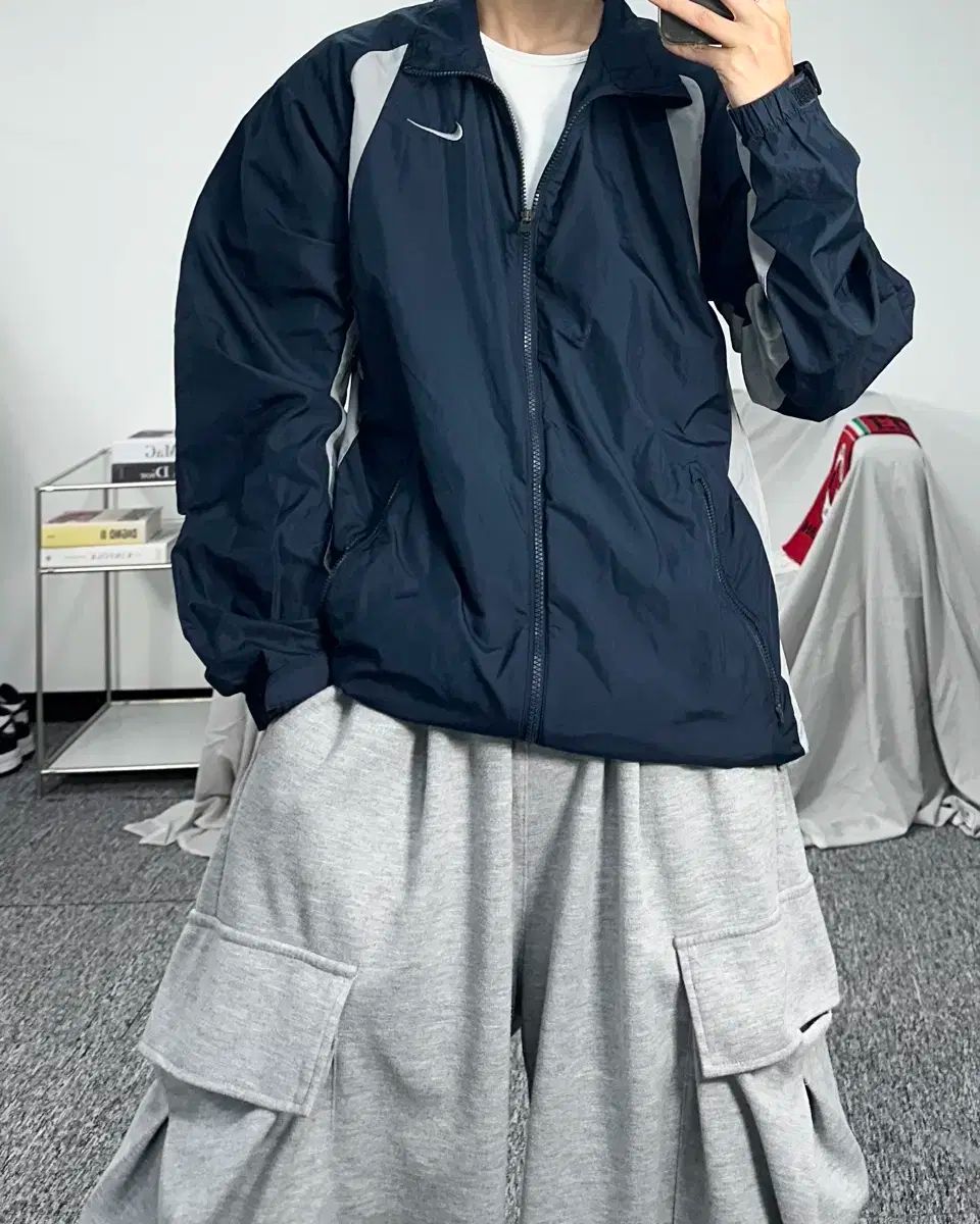 ウィンドブレーカー L