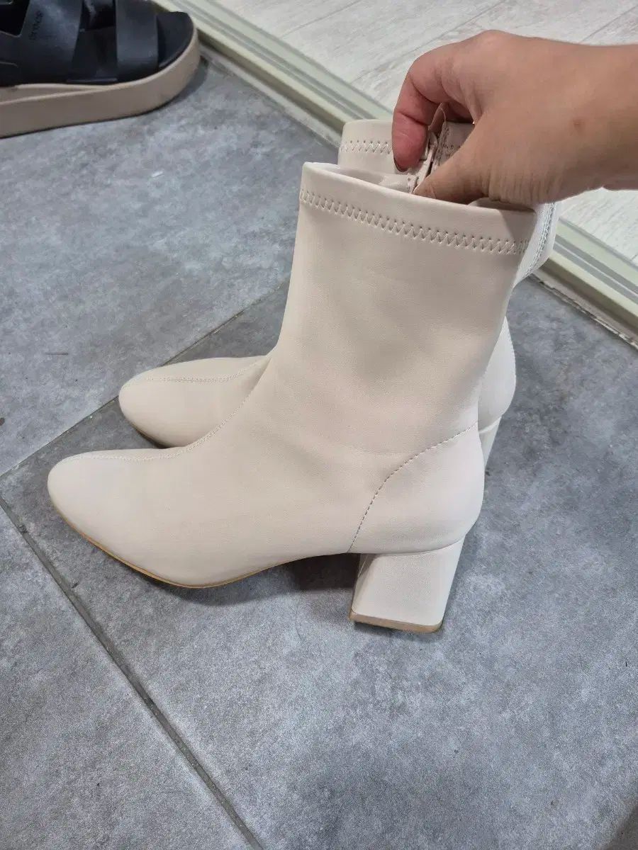 SAPPUN アンクルブーツ ベージュ