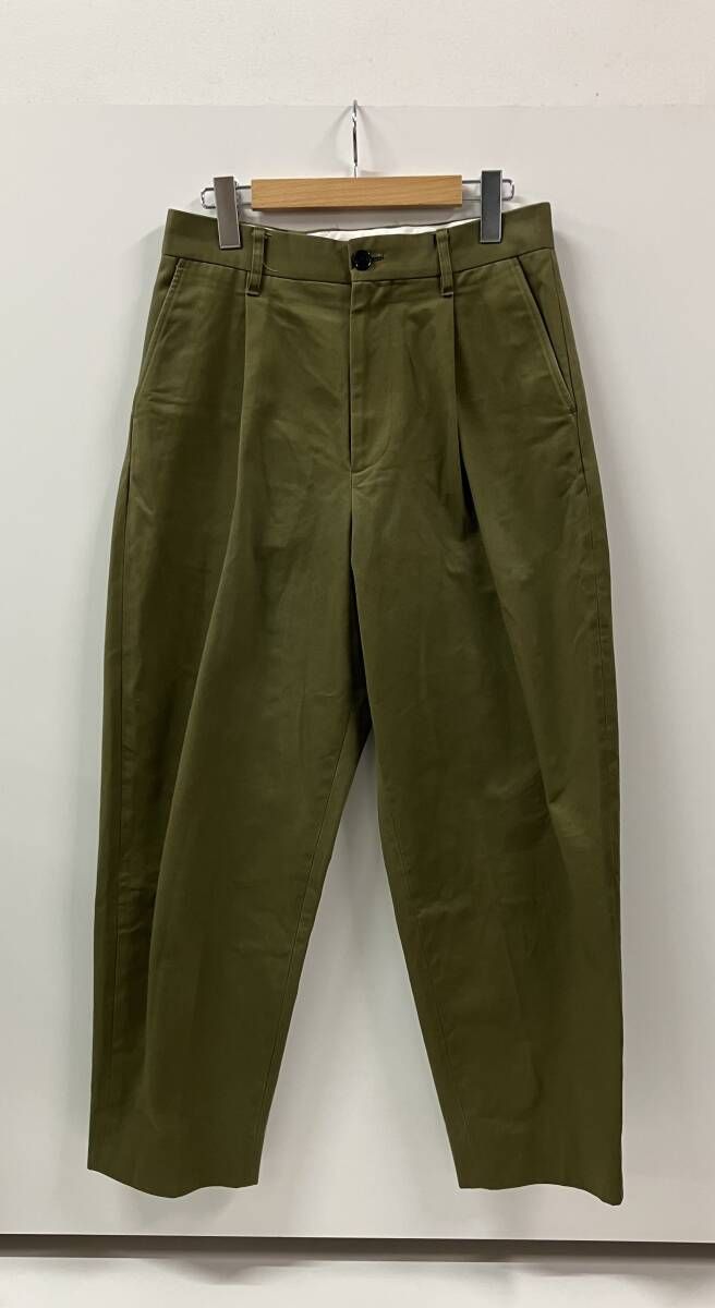 UNIVERSAL PRODUCTS ユニバーサルプロダクツ ワンタックトラウザー 綿パン オリーブグリーン サイズ2 汚れ 染み