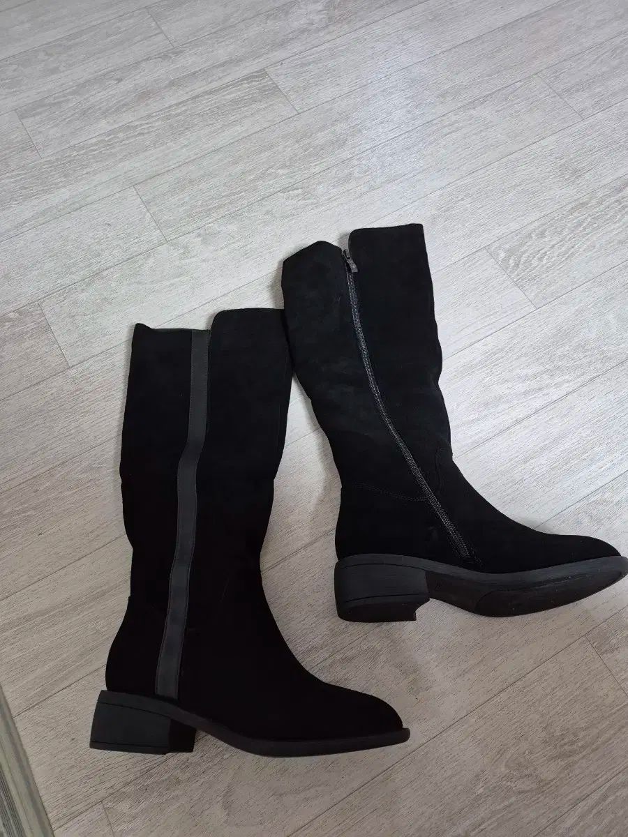 ミドルロングブーツ