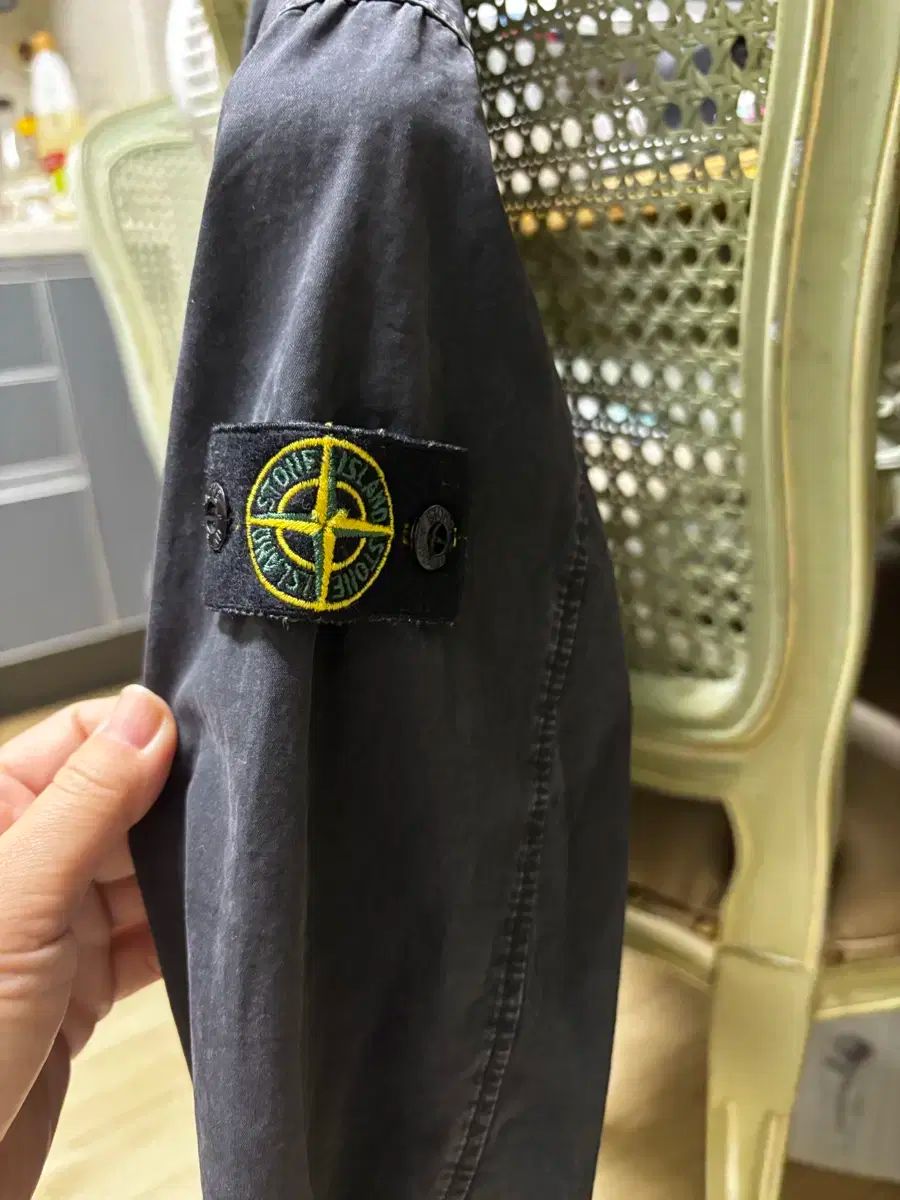 ストーンアイランド ブラックオーバーサイズシャツ 10 A