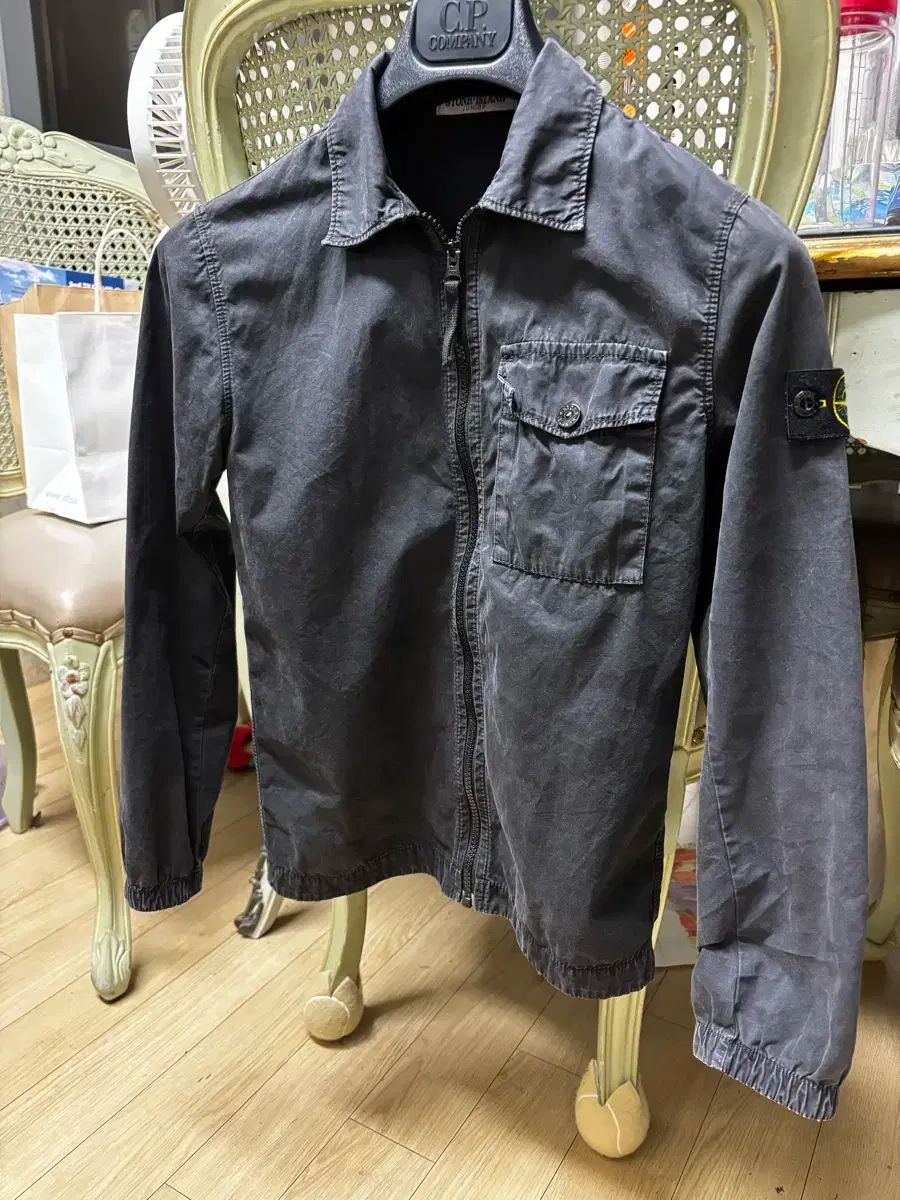 ストーンアイランド ブラックオーバーサイズシャツ 10A