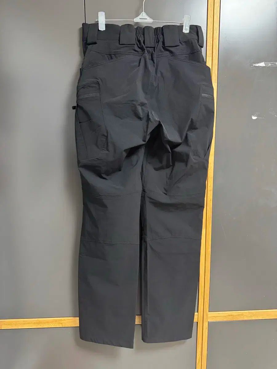 ヘルリー콘テック スotp ブラック S サイズ