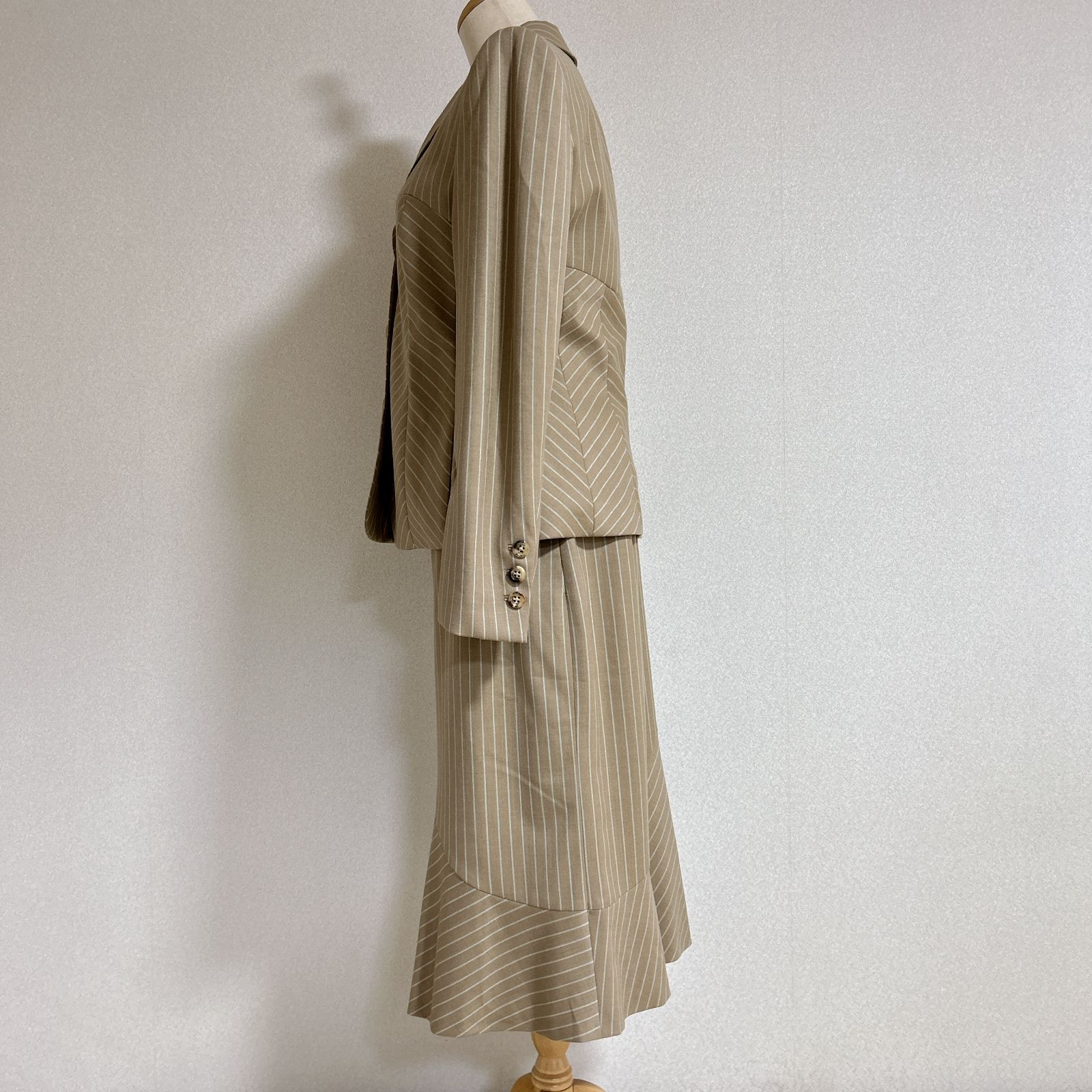 RENA LANGE レナランゲ セットアップ ジャケット スカート レディース ベージュ系 ストライプ サイズ約11号 管理番号KKVTRRA100