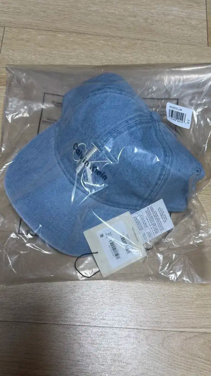 ユニセックス CKJ モノグラム デニム エンブロイダリー ベースボールキャップ 4G5007G LHK