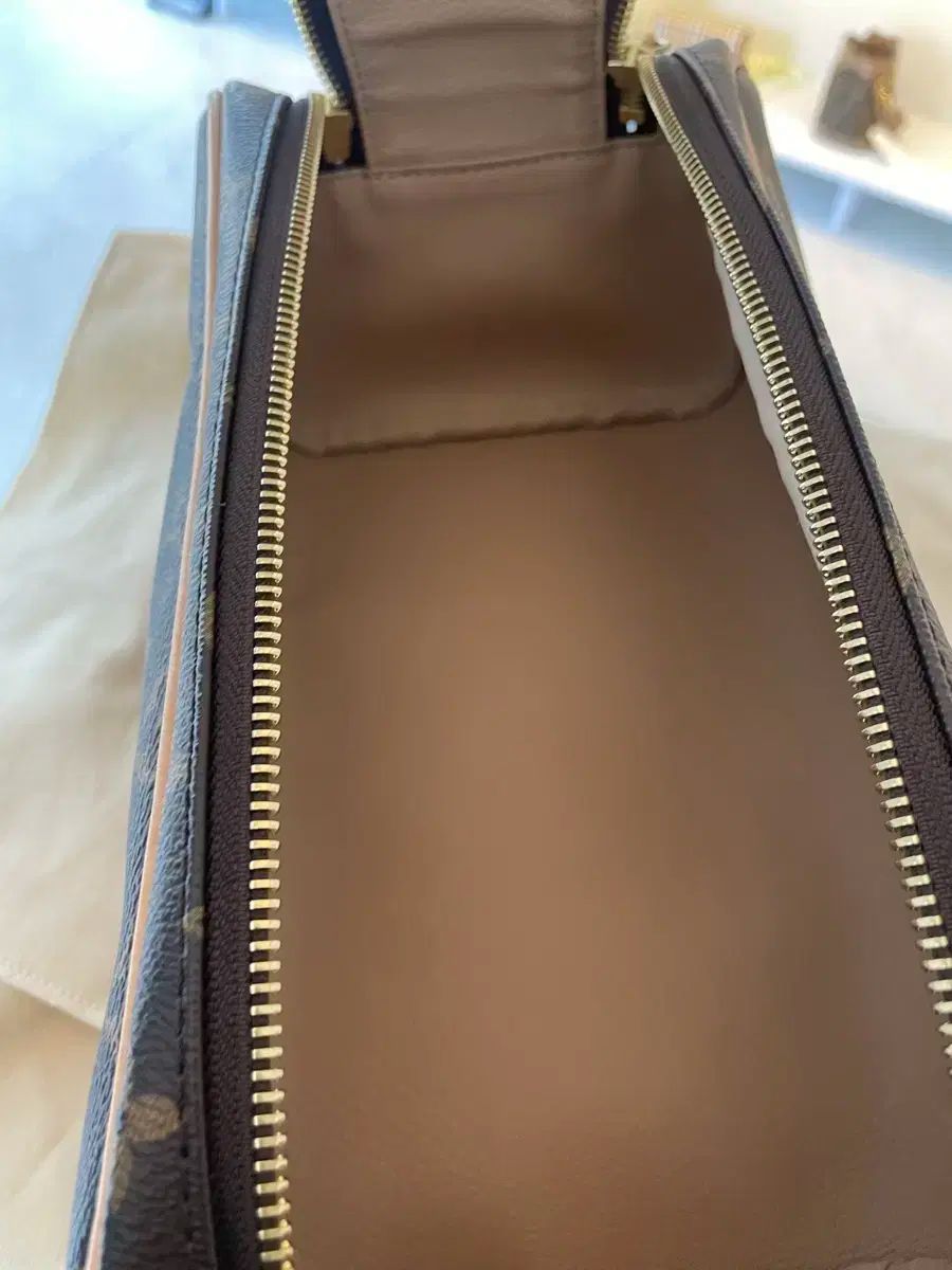 ルイヴィトン エクリプス ドップキット