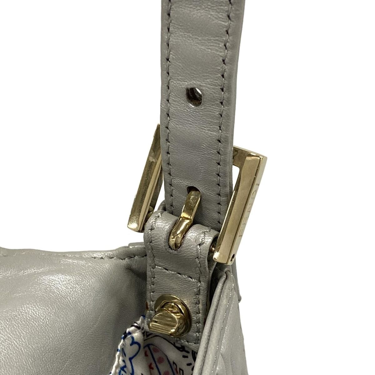 ストラップ取り外し可