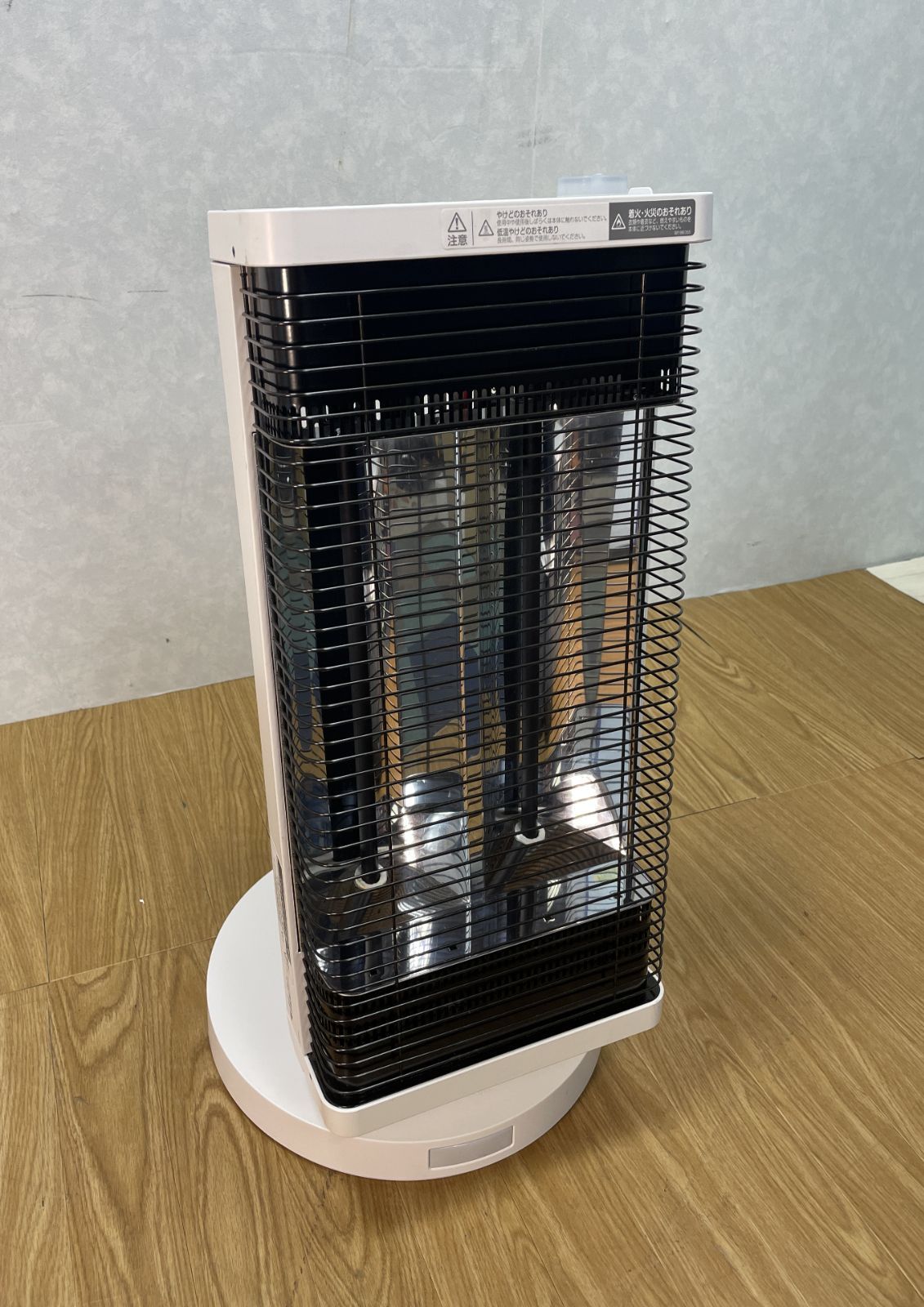 Y 298 ダイキン セラムヒート 遠赤外線暖房機 CER11YS-W