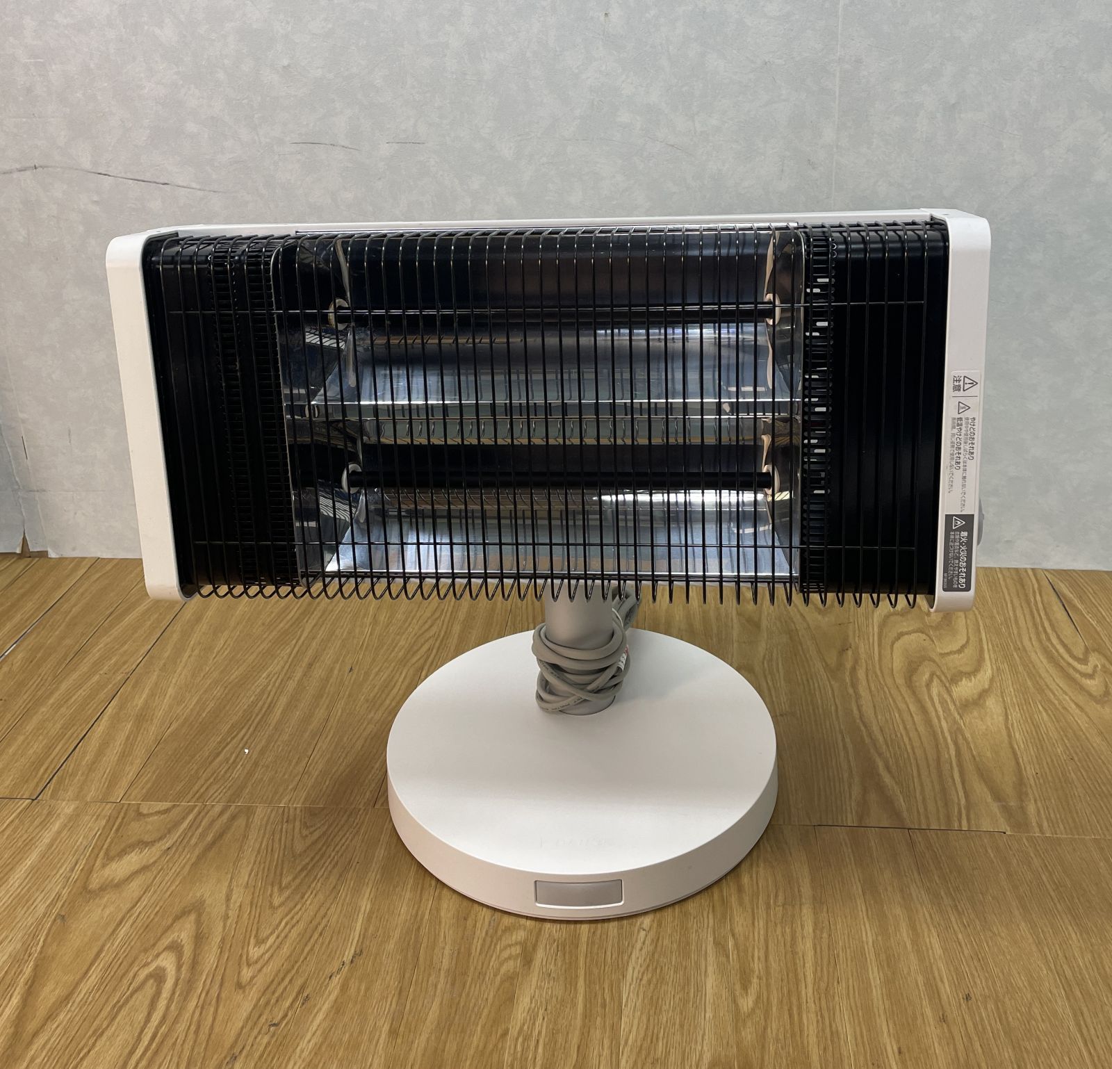 遠赤外線暖房機 CER11YS-W