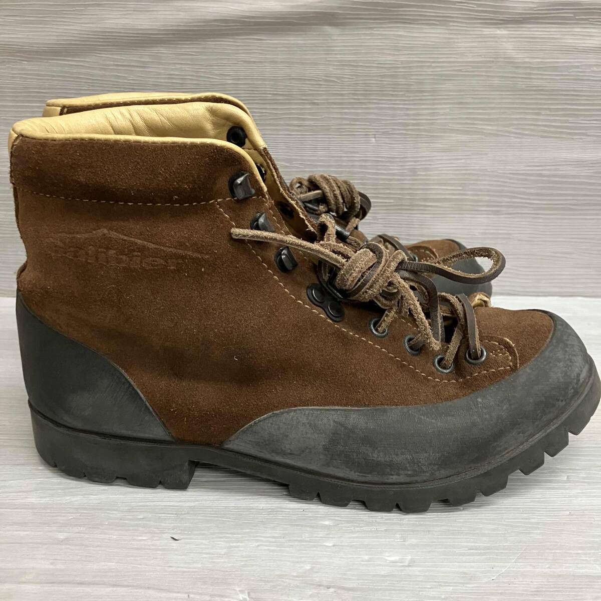 ショートブーツ