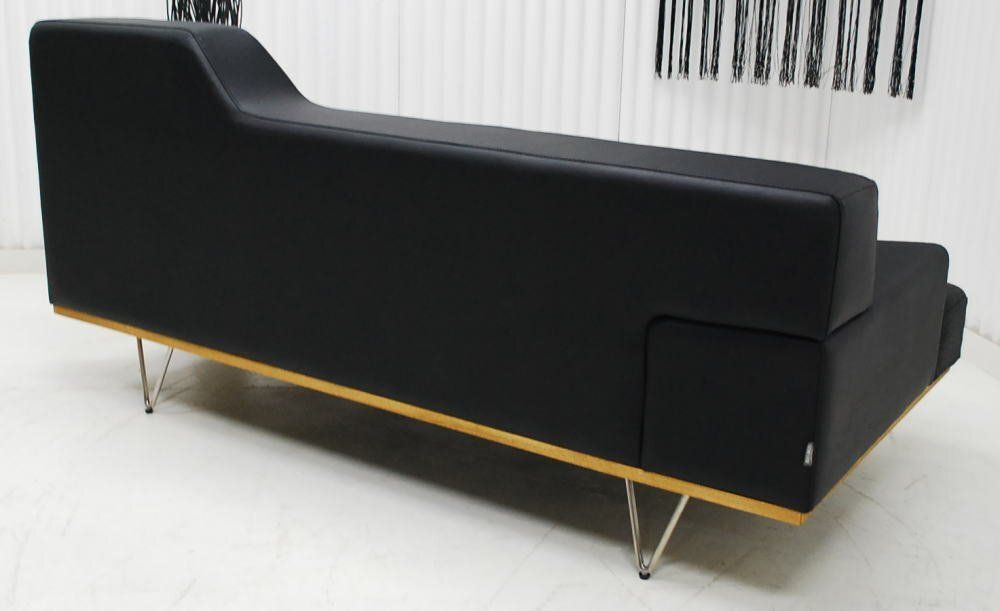 スタイリッシュモダンソファー