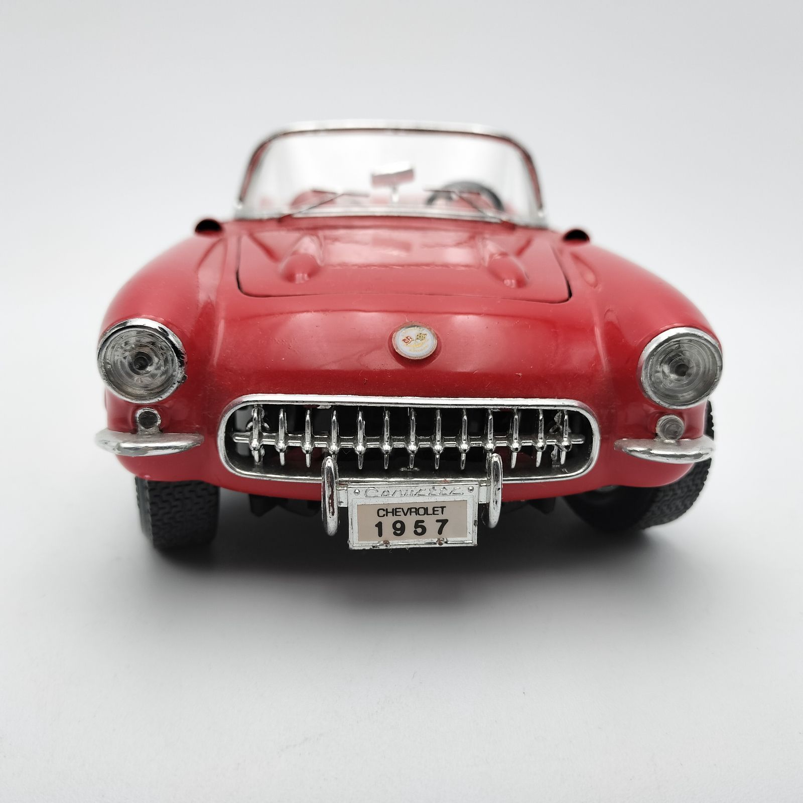 Road Tough 1/18ミニカー シボレーコルベット　1957 レッド Road Tough Die Cast 1957 Chevrolet Corvette Convertible 1:18 Red