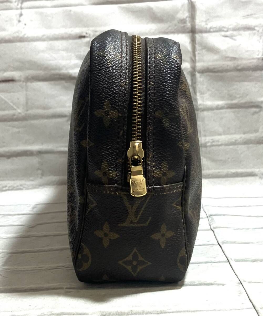 モノグラム M47522