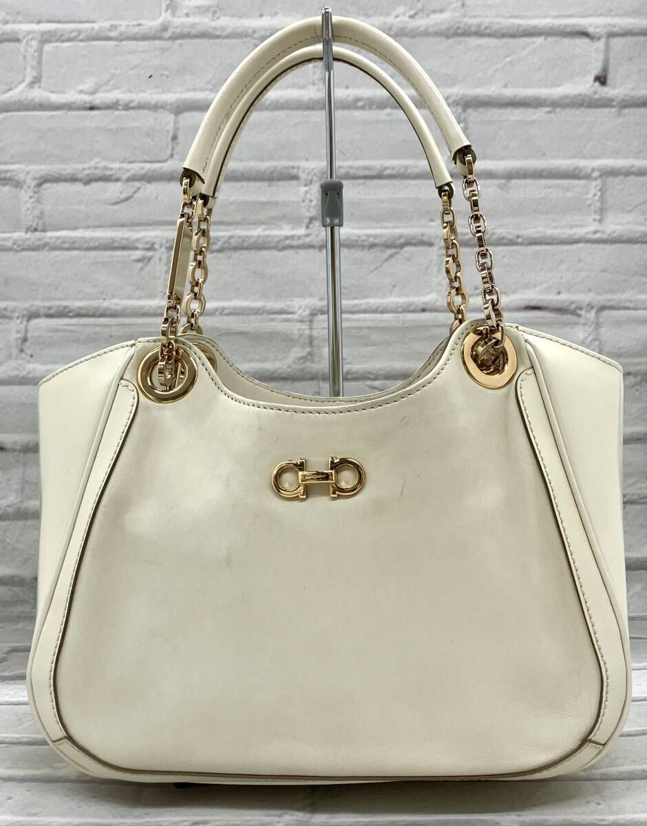 Salvatore Ferragamo サルヴァトーレ フェラガモ ガンチーニ チェーンハンドバッグ AU-21 オフホワイト