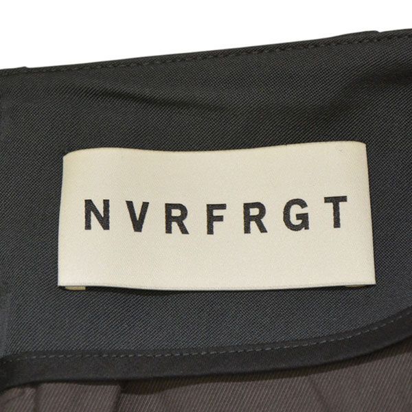 LEG センタープリーツワイドパンツ