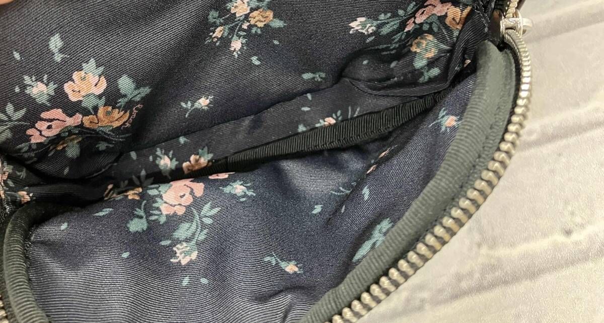 ウエストポーチ