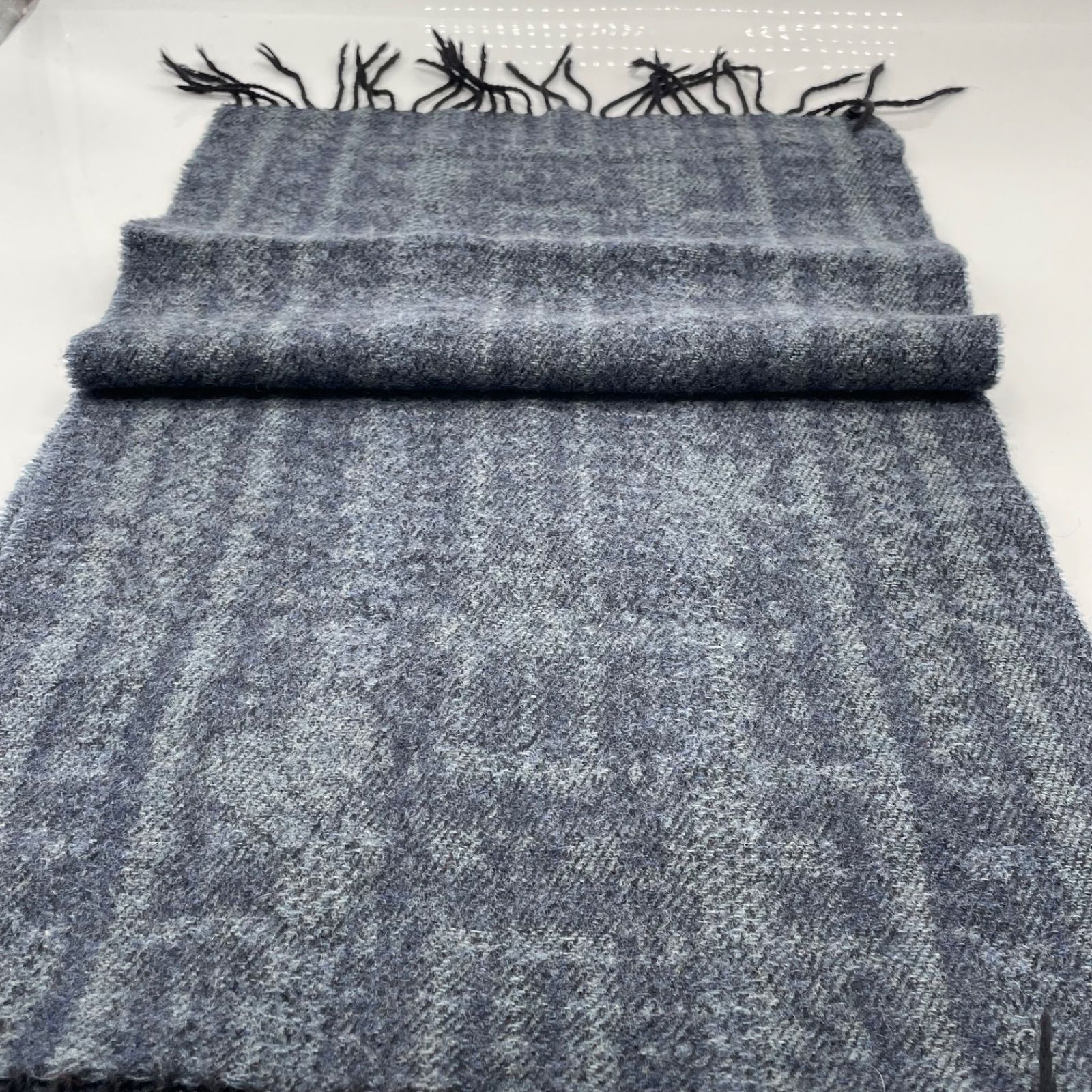 Vivienne Westwood フリンジ付きマフラー Vivienne Westwood ブラック マフラー フリンジ付き - メルカリ