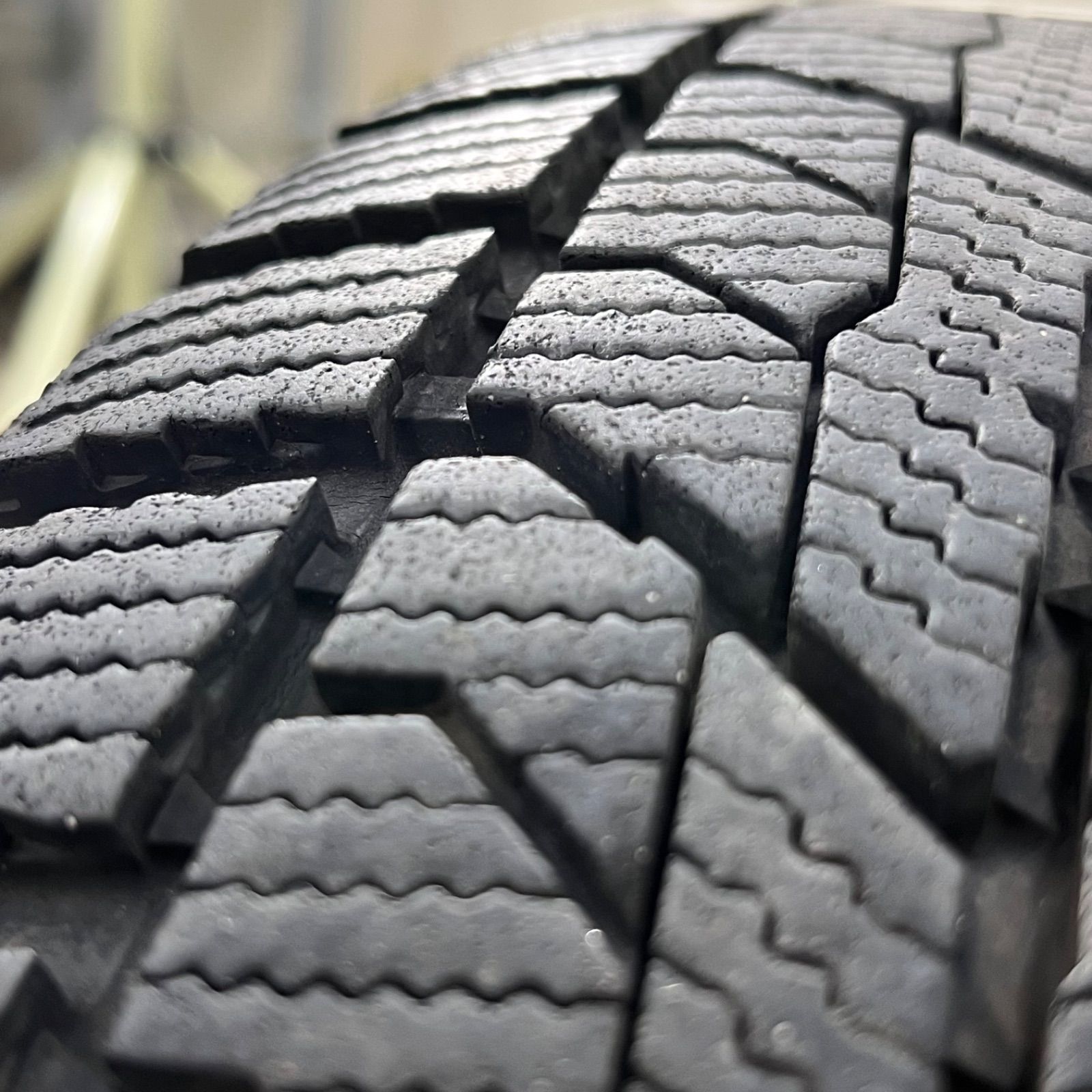 スタッドレスタイヤ