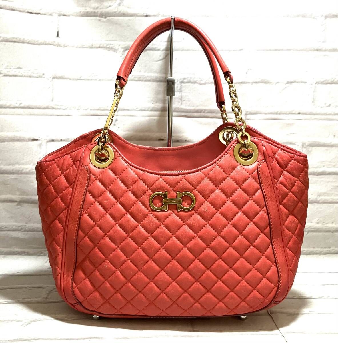 Salvatore Ferragamo サルヴァトーレフェラガモ ハンドバッグ ダブルガンチーニキルティングマトラッセ サーモンピンク