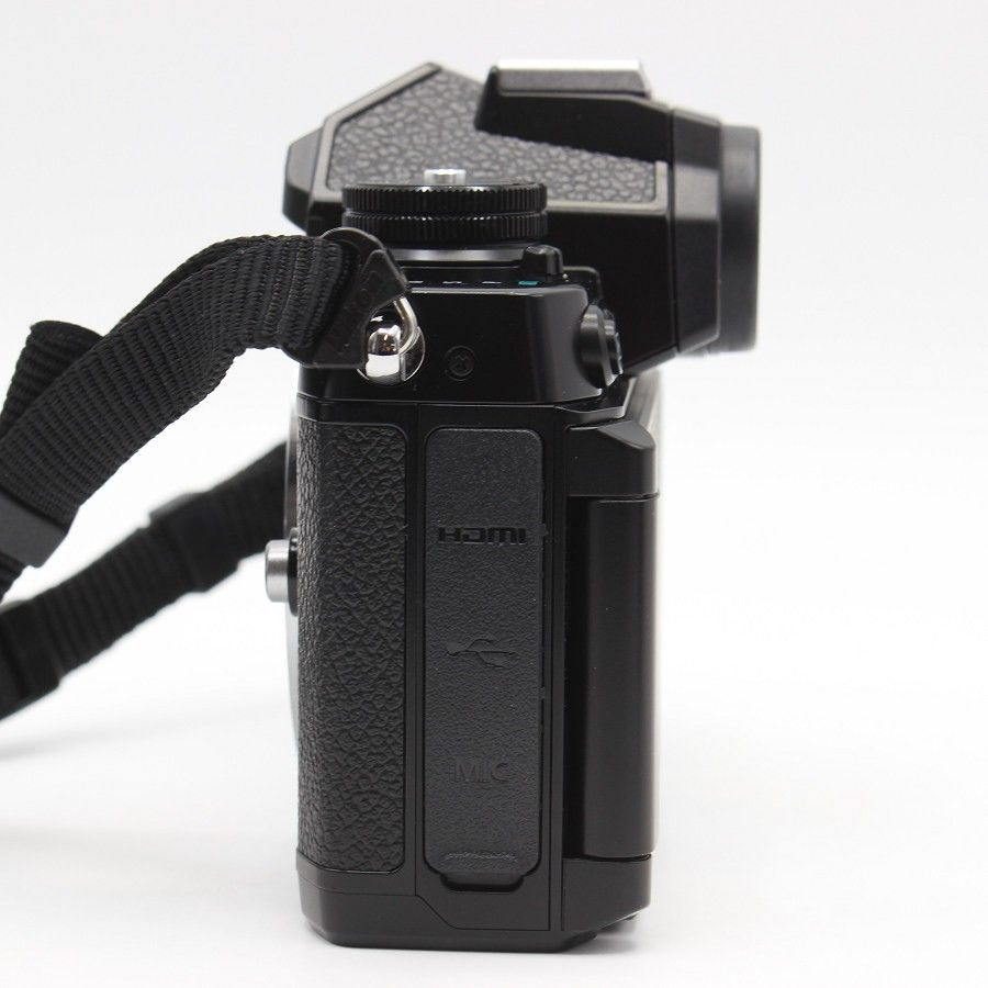 ミラーレス一眼カメラ ニコン