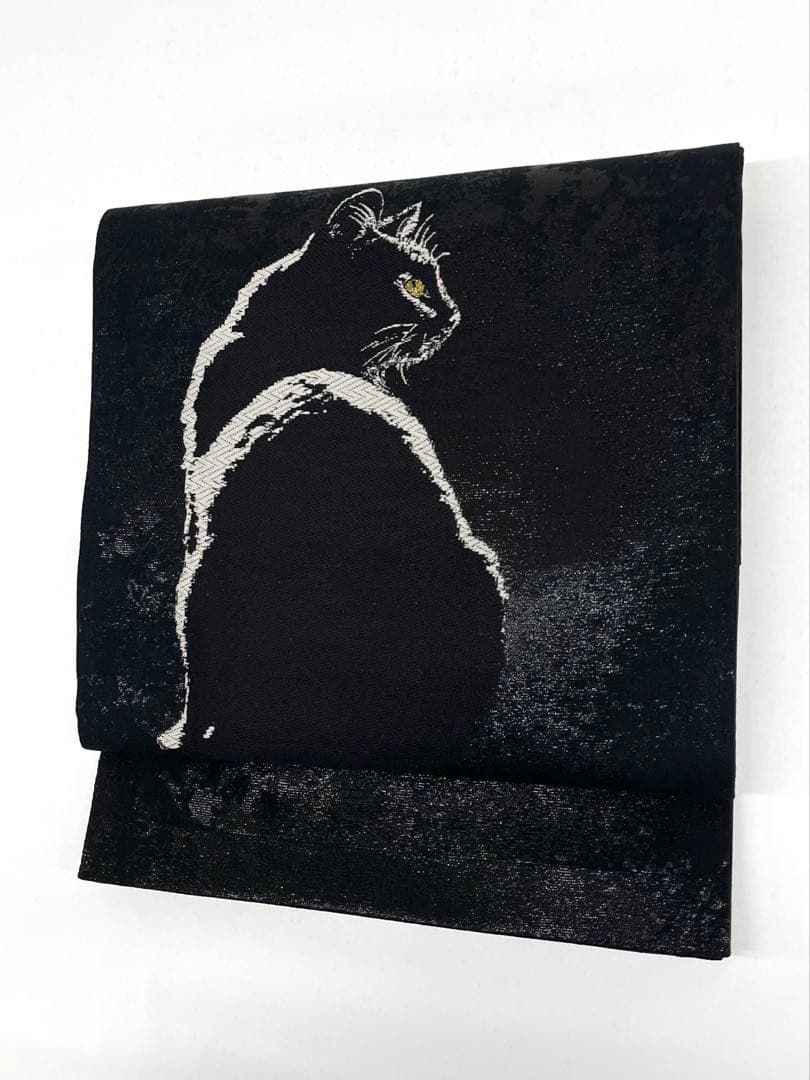 洒落袋帯 猫 正絹 お太鼓柄 黒地 D058