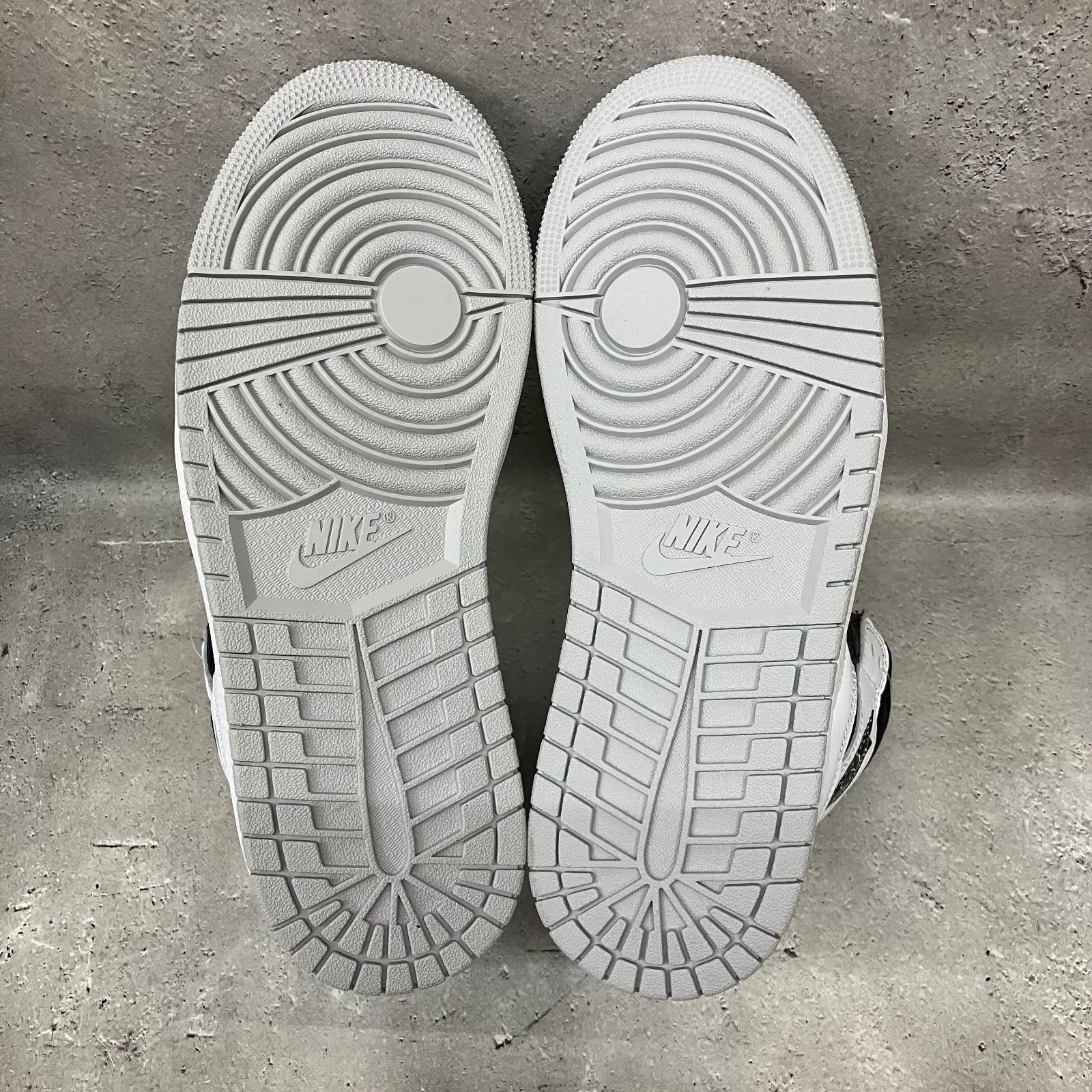 Nike Air Jordan 1 High OG Bleached Coral ナイキ エアジョーダン ハイ ブリーチド コーラル f 216