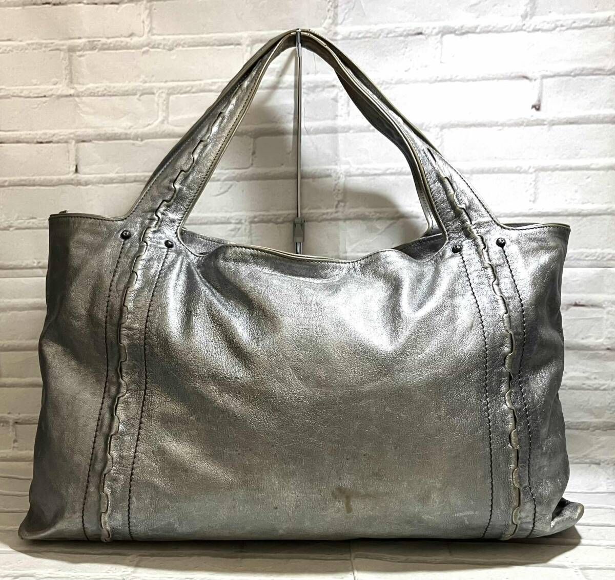 Salvatore Ferragamo サルヴァトーレフェラガモ レザートートバッグ シルバー GG-21A258