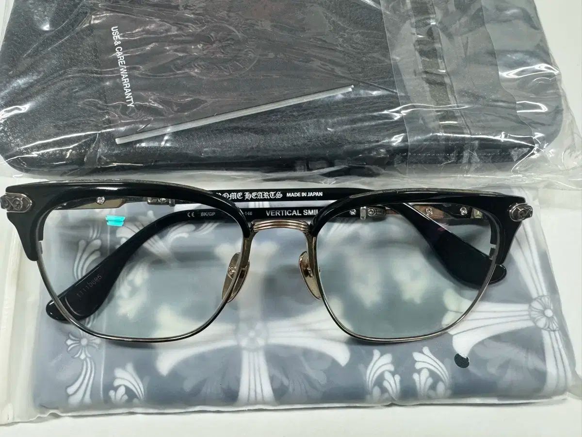 クロムハーツ バーティカルスマイル2 ブラック GOLD