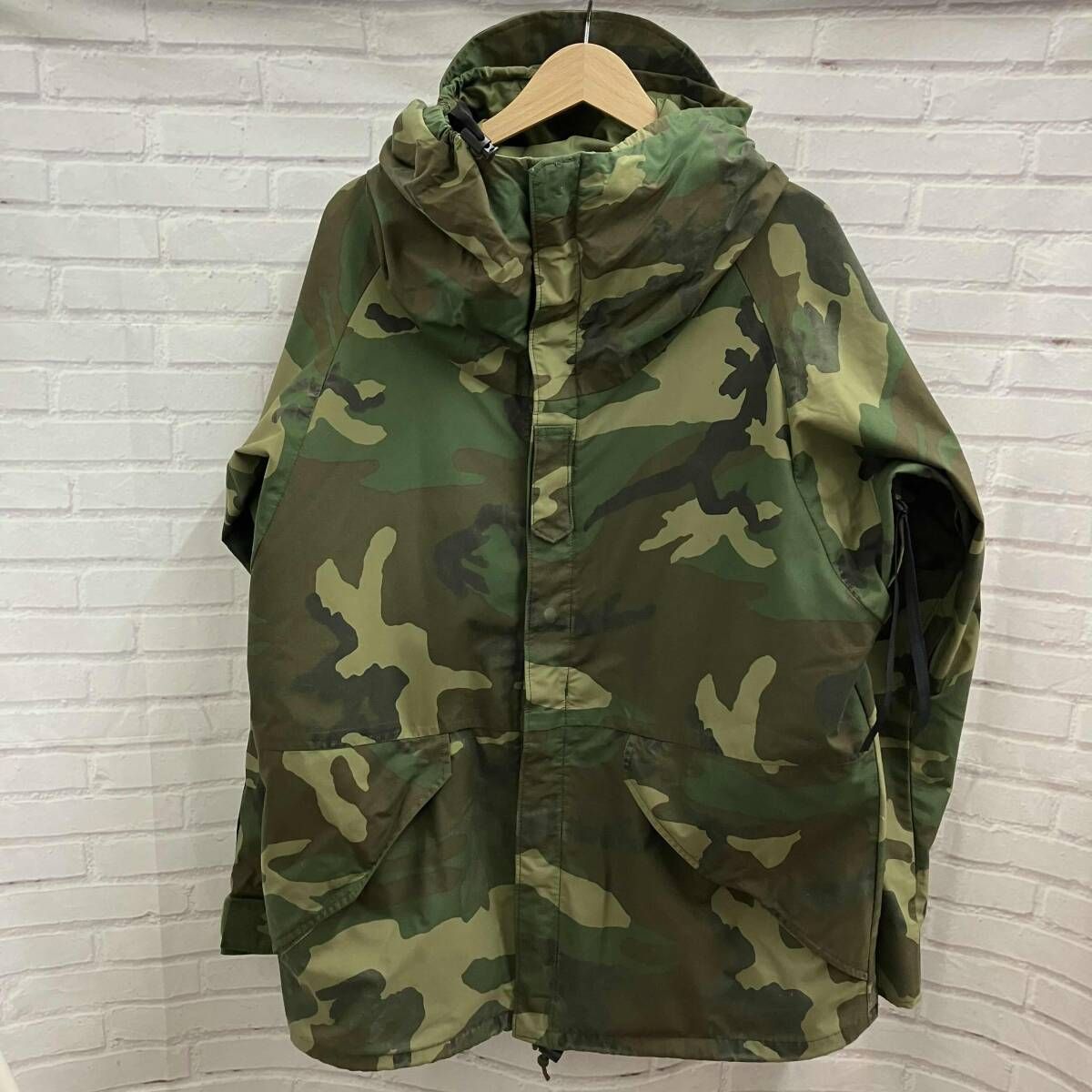 US ARMY USアーミー マウンテンパーカー RAVEN INDUSTRIES 前期型 古着 サイズM カーキ