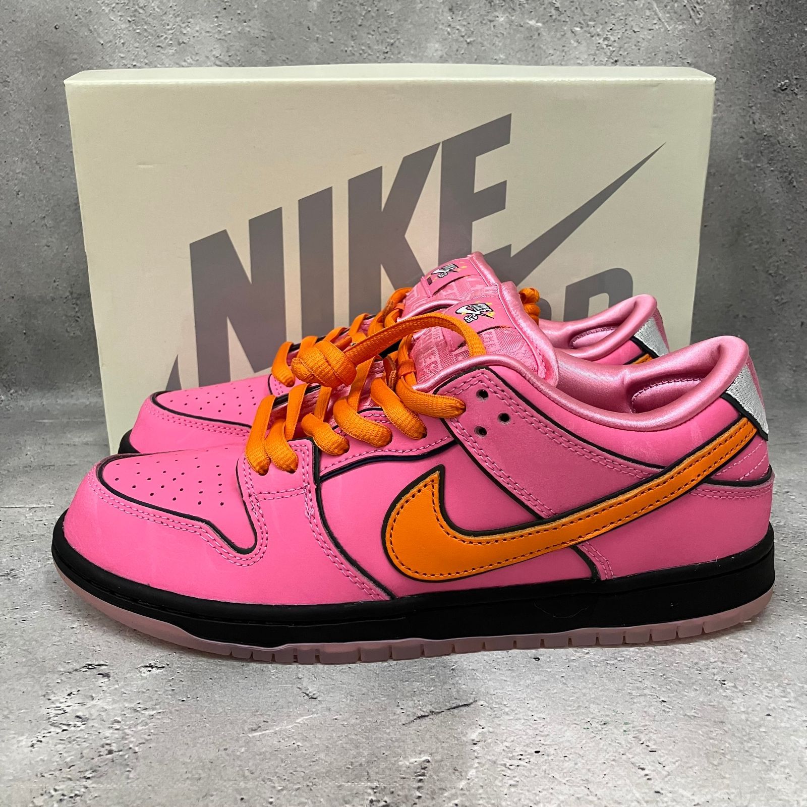 The Powerpuff Girls × Nike SB Dunk Low Pro QS Blossom パワーパフガールズ × ナイキ SB A9AIF383200 f216ダンク ロー プロ QS ブロッサム