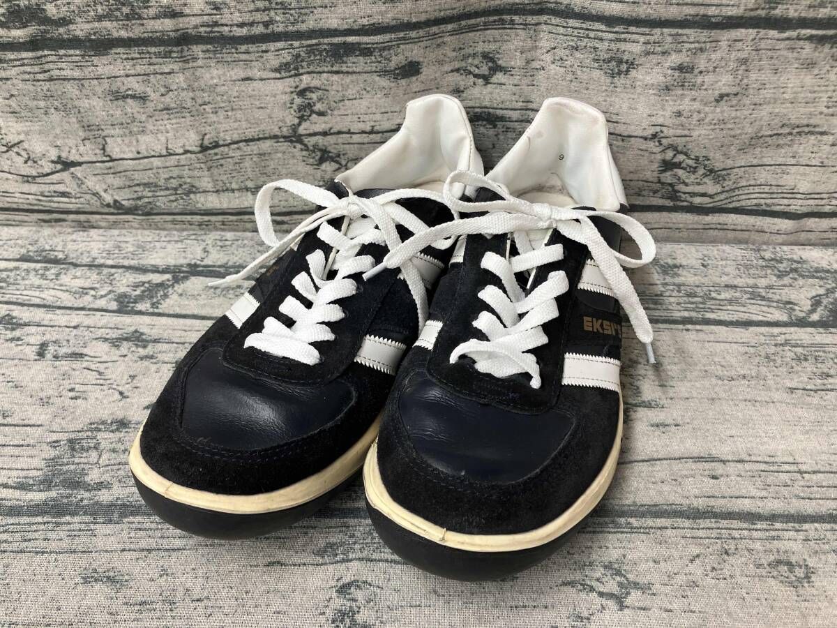 値下げ EKSIS スニーカー ブラック ロシア製 26.5cm
