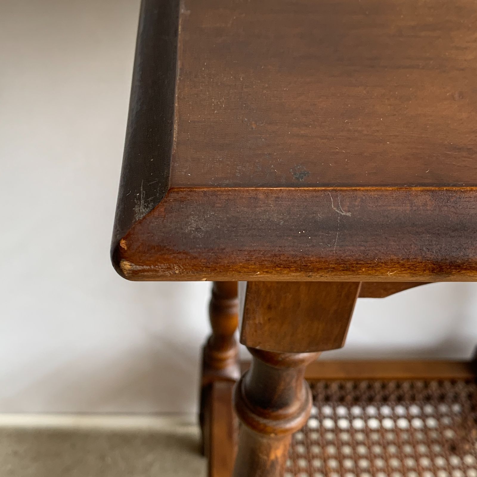 カリモク コロニアル 電話台 花台 飾り台 サイドテーブル /HM-0153