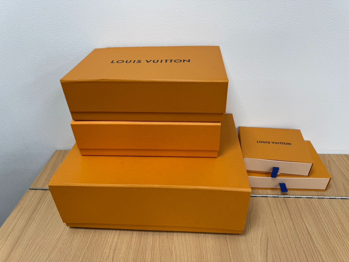 E LOUIS VUITTON ルイヴィトン 空箱 バッグ 小物 マグネット 凹み 歪みあり