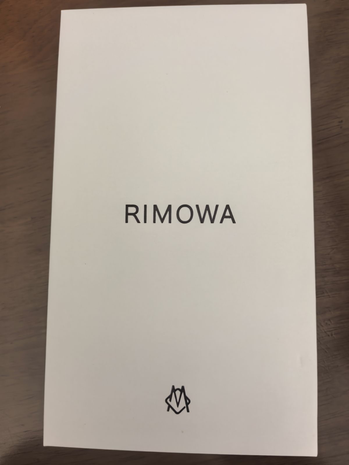 - RIMOWA シルバー iPhone13proケース— WWW_OPDRERGINERDOGAN_COM