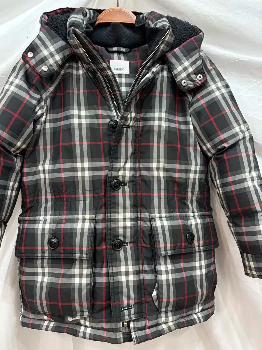 バーバリー キッズ フード ダウン 7 8歳