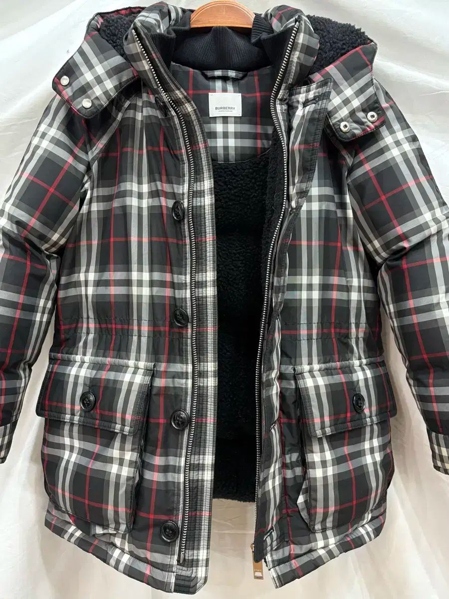 バーバリー キッズ フード ダウン 7 8歳