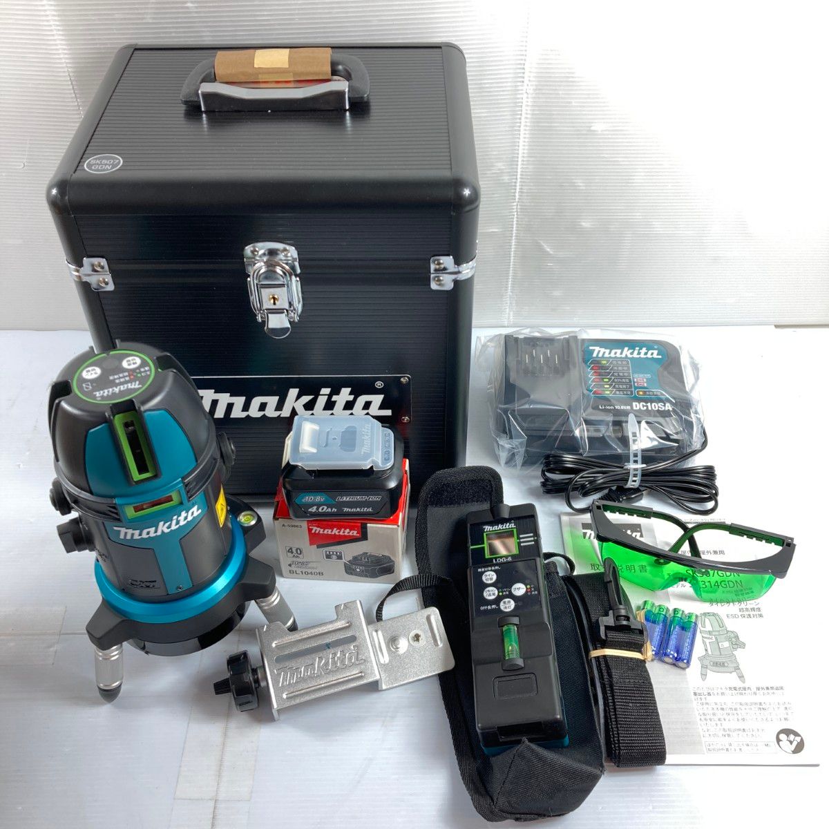 MAKITA マキタ グリーンレーザー墨出し器 自動追尾 バッテリ1個 充電器 ケース 受光器付 PSEマークあり SK507GDZN ブルー