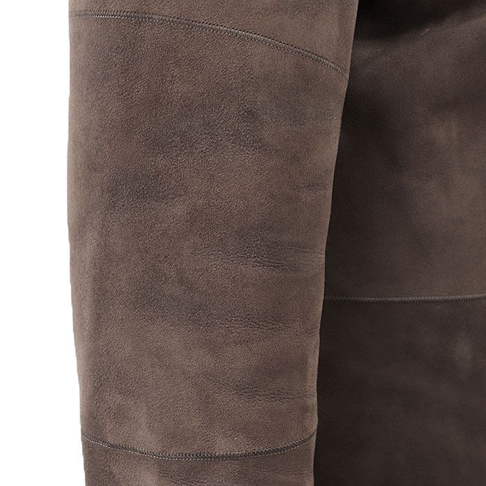 ムートンコート